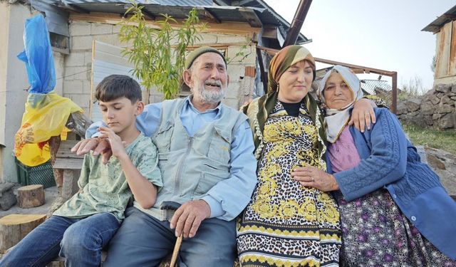 Fransız gelin 12 yıldır yaz tatilini Artvin’de eşinin köyünde geçiriyor