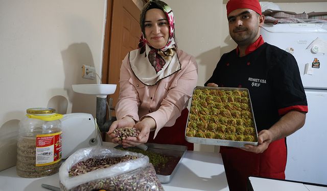 Depremzede çiftin aşk baklavası