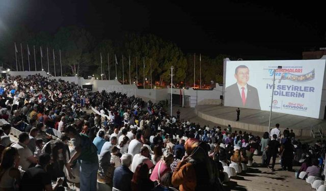 Denizli Büyükşehrin Yaz Sinema Günleri nostalji dolu bir akşam yaşattı