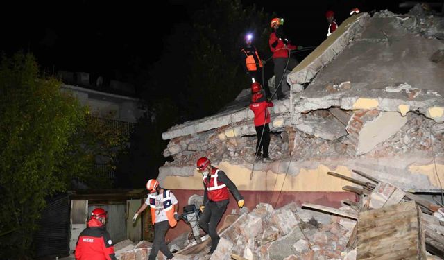 Depreme hazırlanan Tunceli’de gerçeğini aratmayan tatbikat