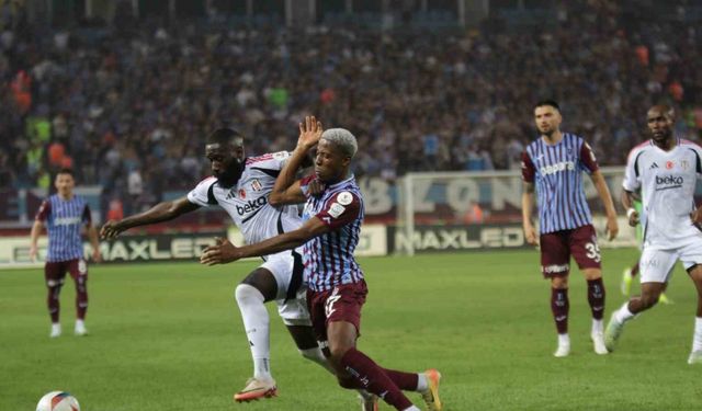 Trendyol Süper Lig: Trabzonspor: 1 - Beşiktaş: 1  (İlk yarı)