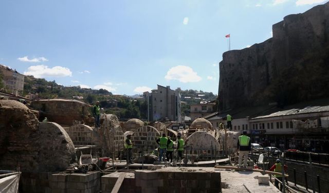 Bitlis’te yıllara meydan okuyan tarihi yapılar yeniden ayağa kaldırılıyor