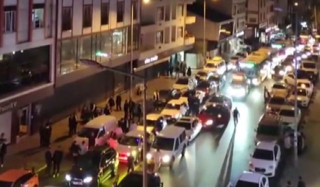 Arnavutköy’de sirenli, abartı egzozlu düğün konvoyu trafiği kapattı: O anlar kamerada