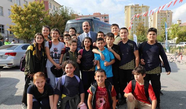 Başkan Altay gençleri doğum günü hediyeleriyle sevindirecek