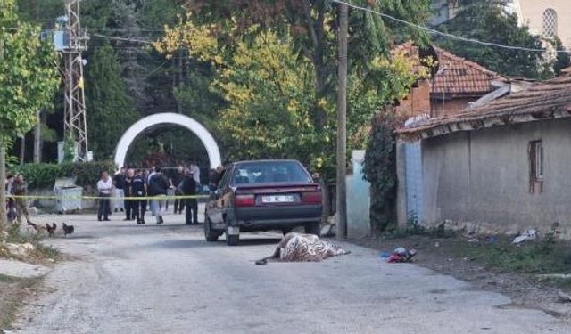 Cinayete kurban giden köy muhtarı toprağa verildi