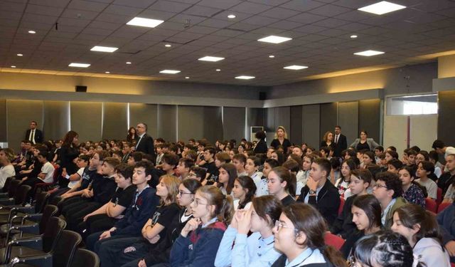 GKV’de teknoloji bağımlılığı, teknolojiyi bilinçli kullanma ve siber suçlar semineri