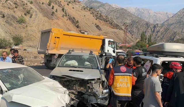 Hakkari-Çukurca kara yolunda kaza: 7 yaralı