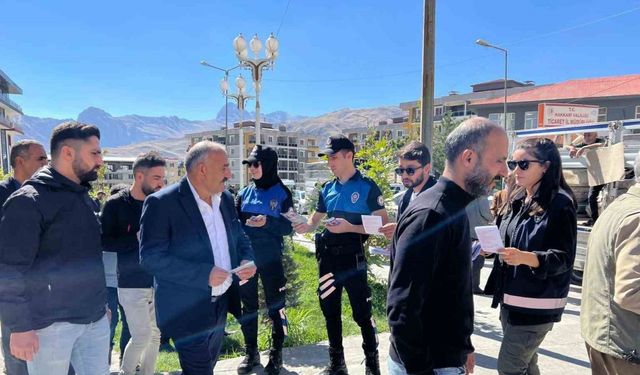 Hakkari polisinden bilgilendirme standı