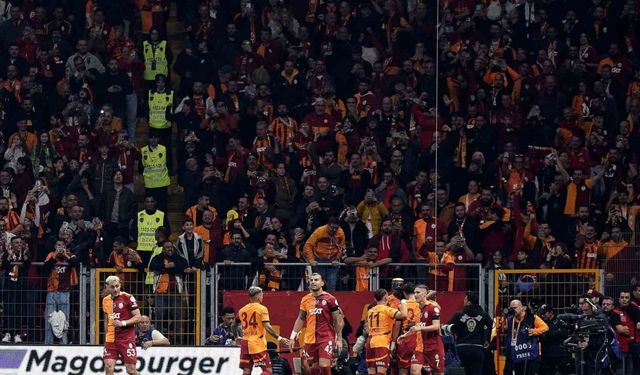 Trendyol Süper Lig: Galatasaray: 1 - Beşiktaş: 0 (İlk yarı)