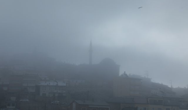 Bayburt’u sis kapladı