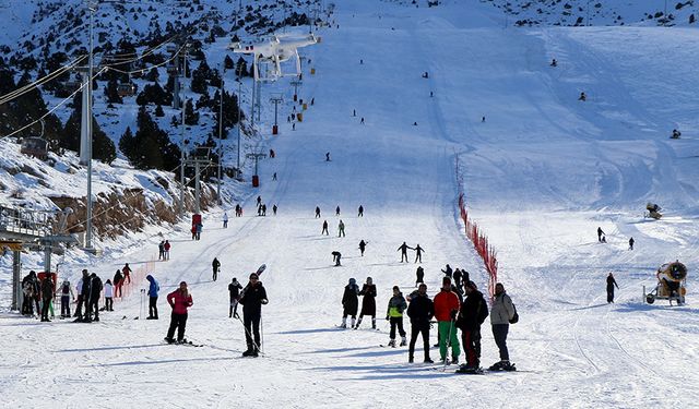 Kayak severlerin yeni gözdesi Türkiye'nin parlayan yıldızı Erzincan Ergan Dağı Kayak Merkezi