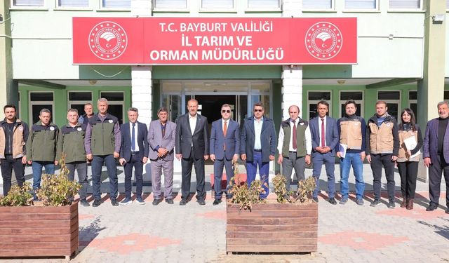 Bayburt’ta çiftçilere sıvat dağıtıldı