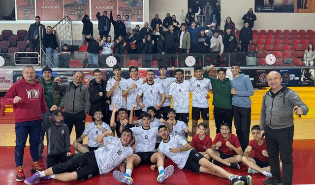 Kayseri Elit Voleybol fark attı