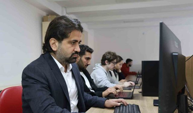 Adli Bilişim Uzmanı Tuncer: ’’Deepfake ile ünlülerin veya sıradan insanların yapmadıklarını ve söylemediklerini yaptırmak mümkün’’