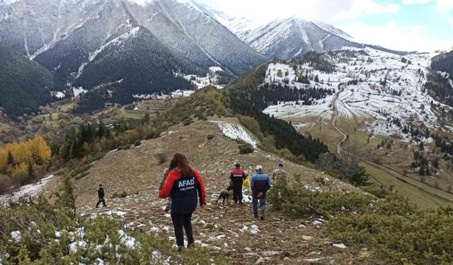 Artvin’de kayıp işçiyi arama çalışmaları sürüyor