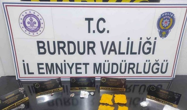 Burdur’da araçta ele geçirilen uyuşturucuya 2 tutuklama