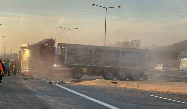 Devrilen tır kaldırıldı, TEM Otoyolu trafiğe açıldı