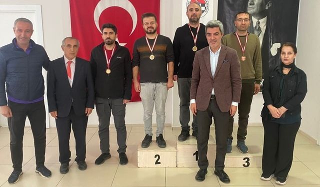 Malatya’da öğretmenler günü satranç turnuvası yapıldı