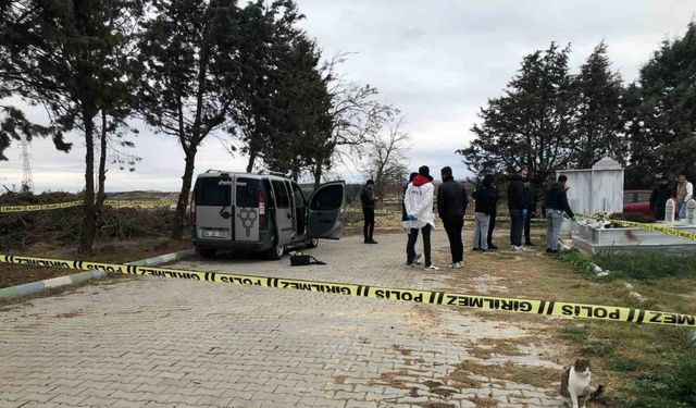 Tekirdağ’da iki kuzen mezarlıkta park halindeki araçta ölü bulundu