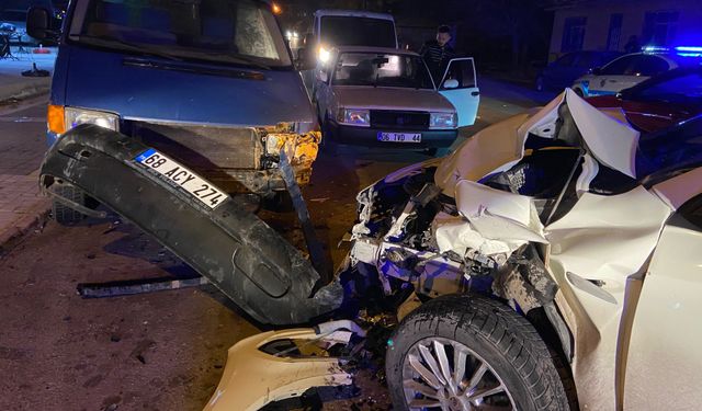 Otomobilin hurdaya döndüğü kazada sürücünün burnu bile kanamadı