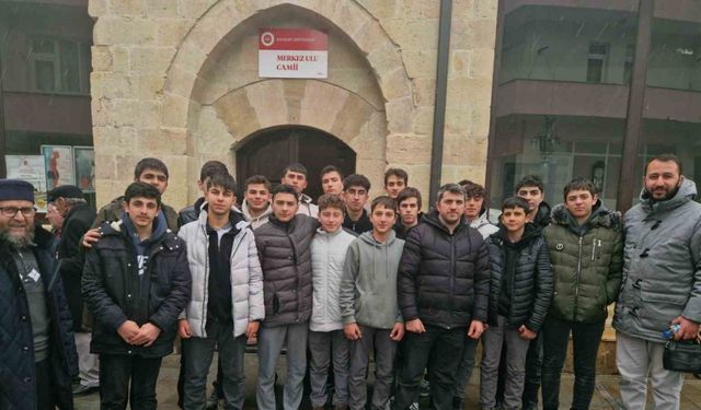 Bayburt’ta imam hatipli öğrenciler vaaz verip namaz kıldırdı