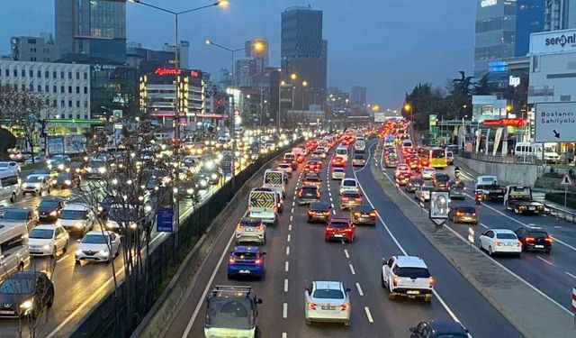 İstanbul’da trafik yoğunluğu yüzde 90’a ulaştı