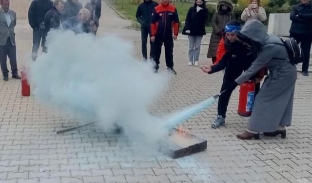 AFAD’tan kurum personellerine uygulamalı yangın eğitimi