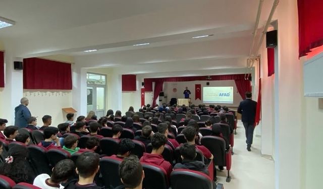 AFAD’tan öğrencilere afet farkındalık eğitimi