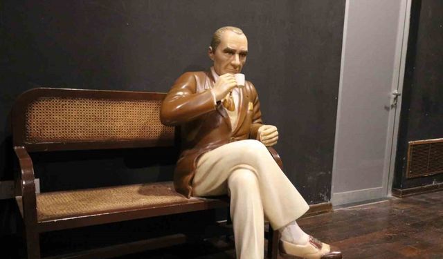 Atatürk heykeli depoya kaldırıldı