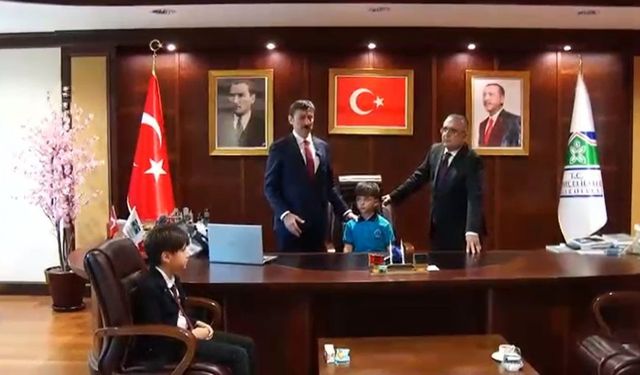 Bahçelievler Belediyesi’nde 23 Nisan töreni sırasında depreme yakalandılar
