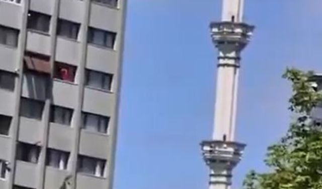 Beylikdüzü’nde minarenin sallanma anı cep telefonu kamerasında