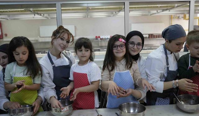 Gümüşhane’de anaokulu öğrencileri 23 Nisan’da aşçı oldu