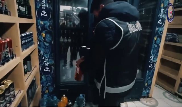 Iğdır’da 22 şişe sahte alkol ve 13 şişe kaçak alkol ele geçirildi