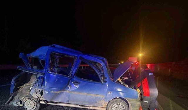 Iğdır’da Tır otomobile arkadan çarptı