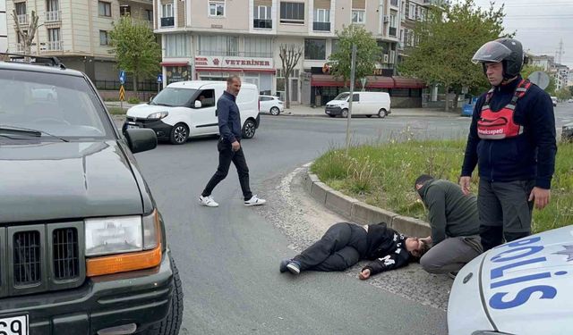 Kayıp genç kadını polis memuru buldu