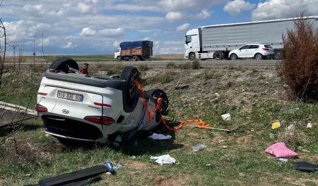 Kırıkkale’de takla atan otomobil şarampole devrildi: 4 yaralı