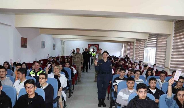 Lise öğrencilerine JSGA ve KADES tanıtıldı