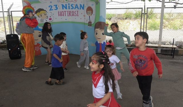 Öncüpınar Gümrük Kapısında Suriyeli çocukların 23 Nisan coşkusu