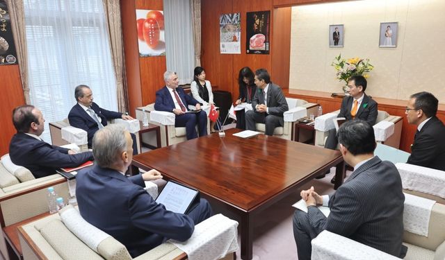 Ticaret Bakanı Bolat, Japonya Tarım Bakanı Taku ile bir araya geldi