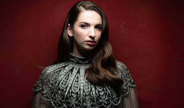 Maya Perest'ten modern bir gurbet şarkısı: “Kaldım annem”
