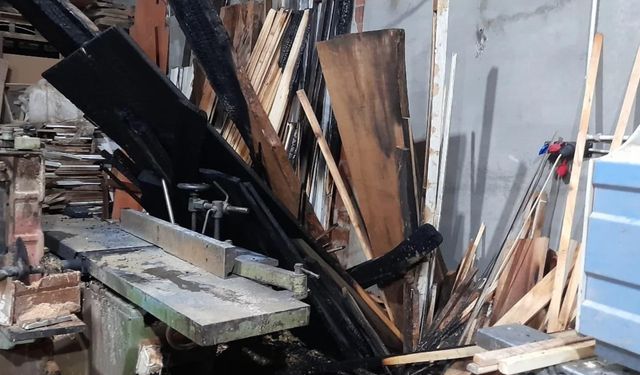 Mobilya dükkanında çıkan yangın büyümeden söndürüldü