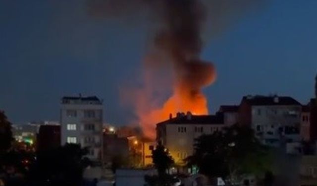Alevler geceyi aydınlattı... Yangında 1 kişi hayatını kaybetti