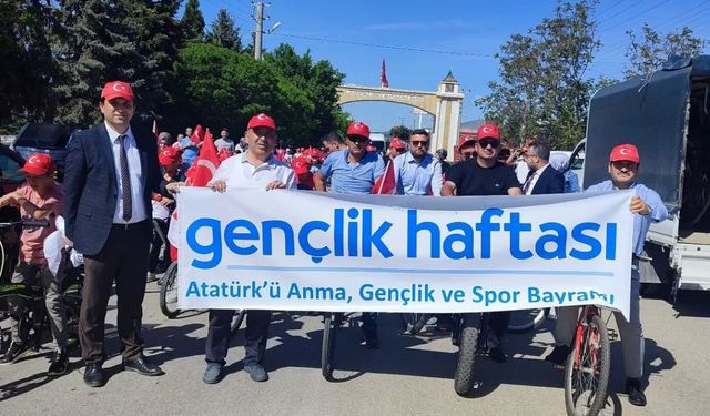 Altıntaş’ta Gençlik Haftası’nda bisiklet turu