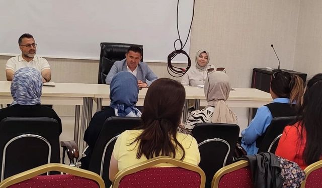 Altıntaş’ta okul öncesi kültür, sanat ve spor faaliyetleri masaya yatırıldı