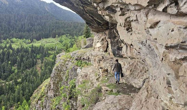 Artvin’de tarihi ticaret yolu drone ile görüntülendi