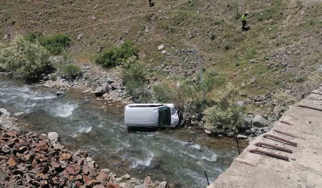 Batman’da kamyonet dereye uçtu: 1 kişi hayatını kaybetti