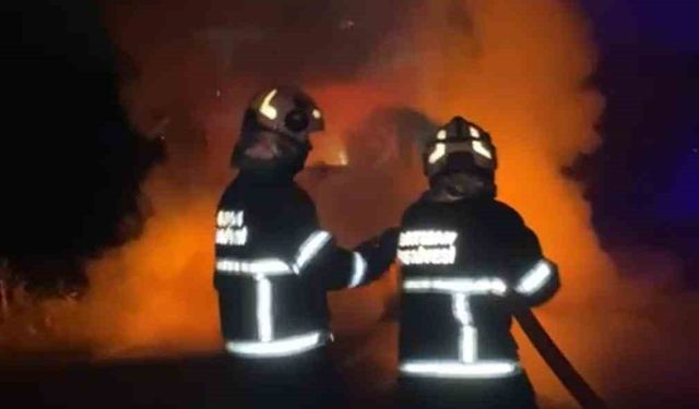 Batman’da seyir halindeki tır alev aldı