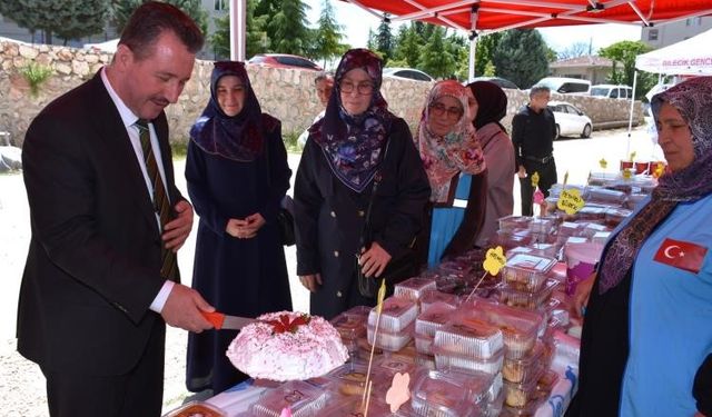 Bilecik’te hayır çarşısı kuruldu