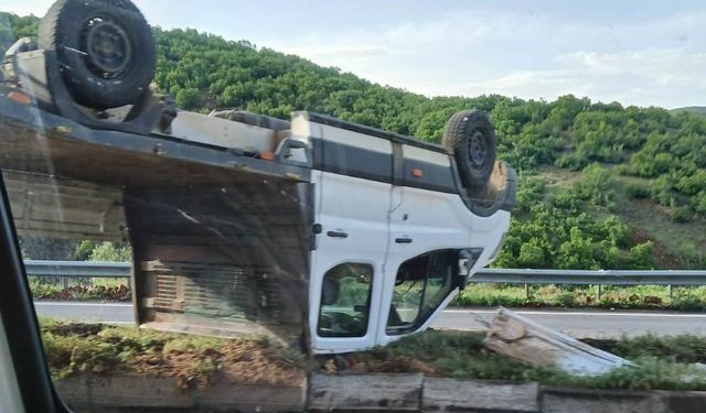 Bingöl’de kamyonet refüje çıktı: 1 yaralı