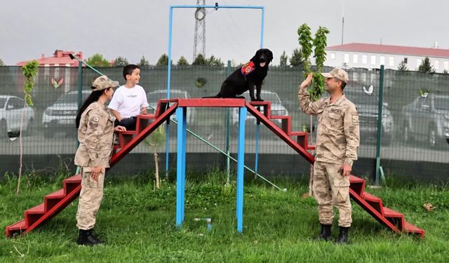Bingöl’de şehit çocuğu jandarmada unutulmaz bir gün geçirdi